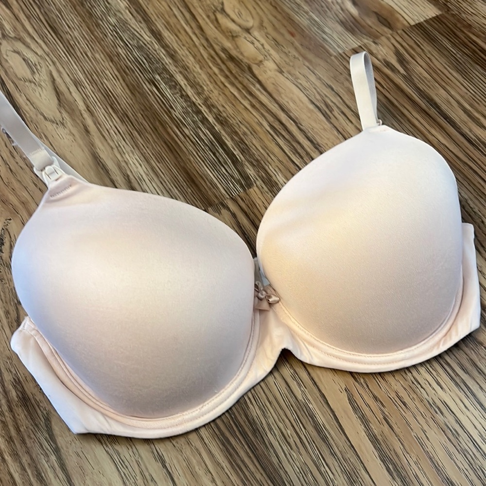36D Gilligan & O’Malley nursing bra - nude color